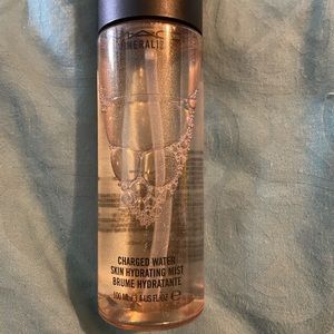 MAC Charged Water Mineral Mist